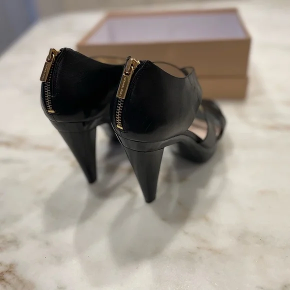 Holiday Dress Black Leather Shoe Sandals, Michael Kore Elena Platform Modern - Picture 3 of 10